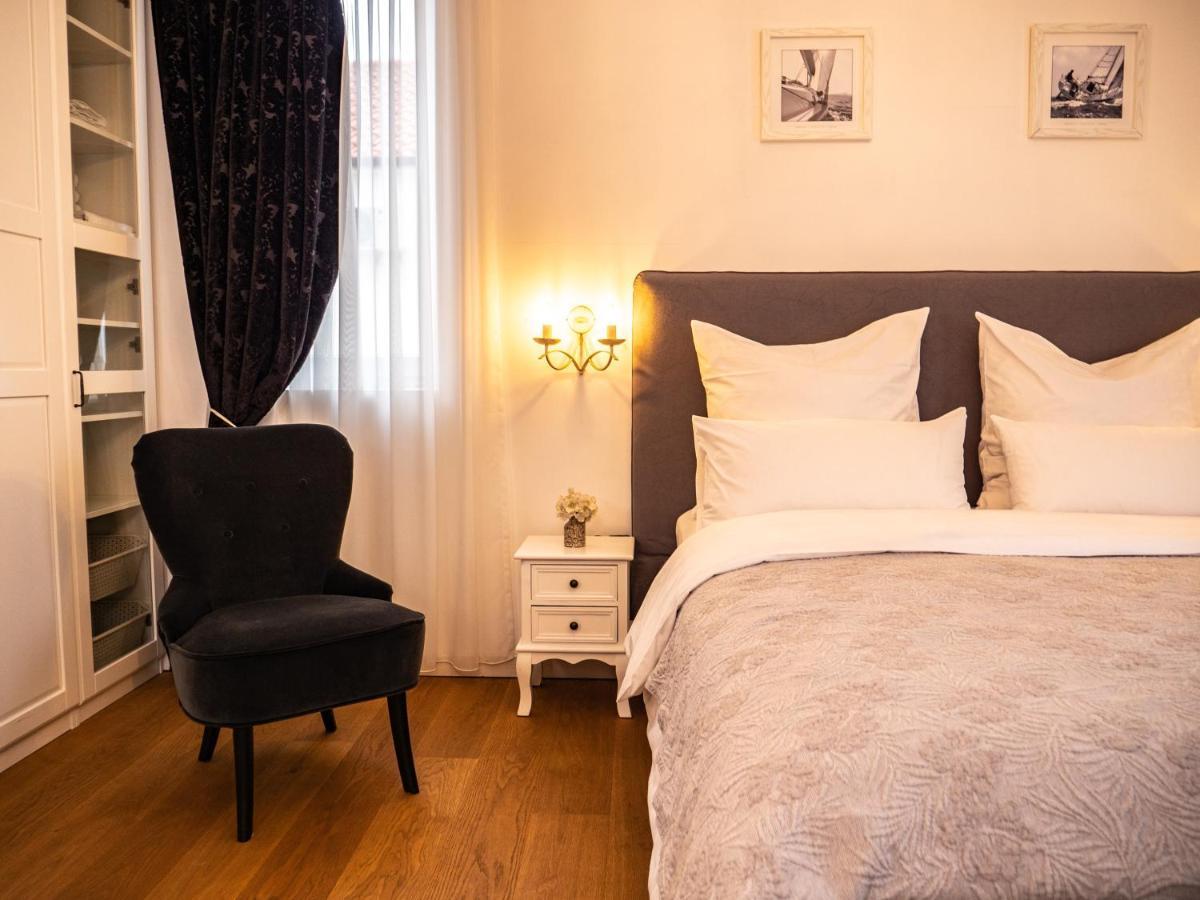 Elegant Hvar Town Villa With Pool Bagian luar foto