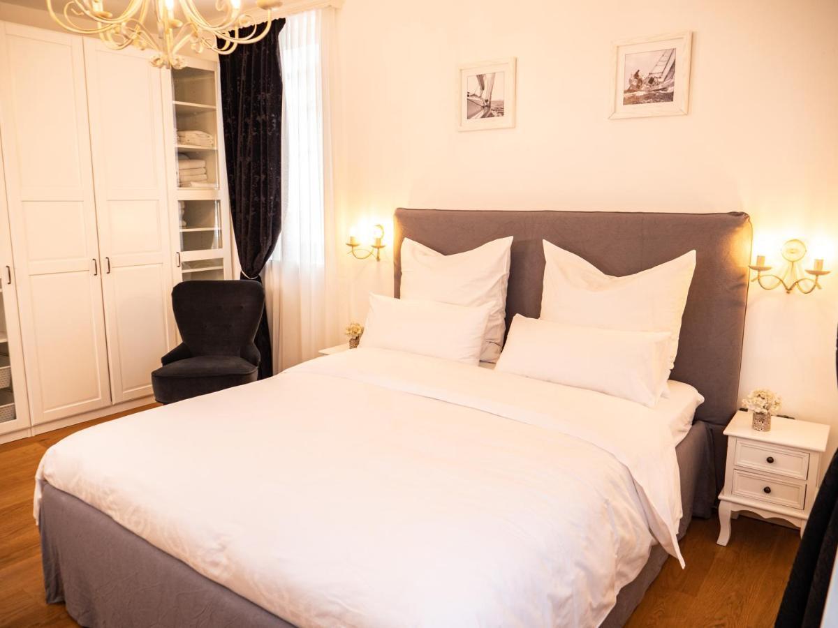 Elegant Hvar Town Villa With Pool Bagian luar foto