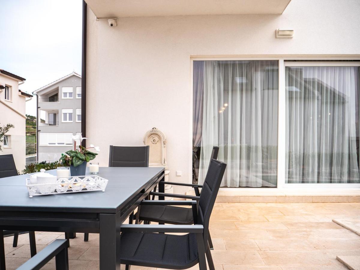 Elegant Hvar Town Villa With Pool Bagian luar foto