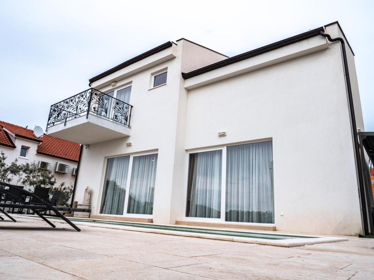 Elegant Hvar Town Villa With Pool Bagian luar foto